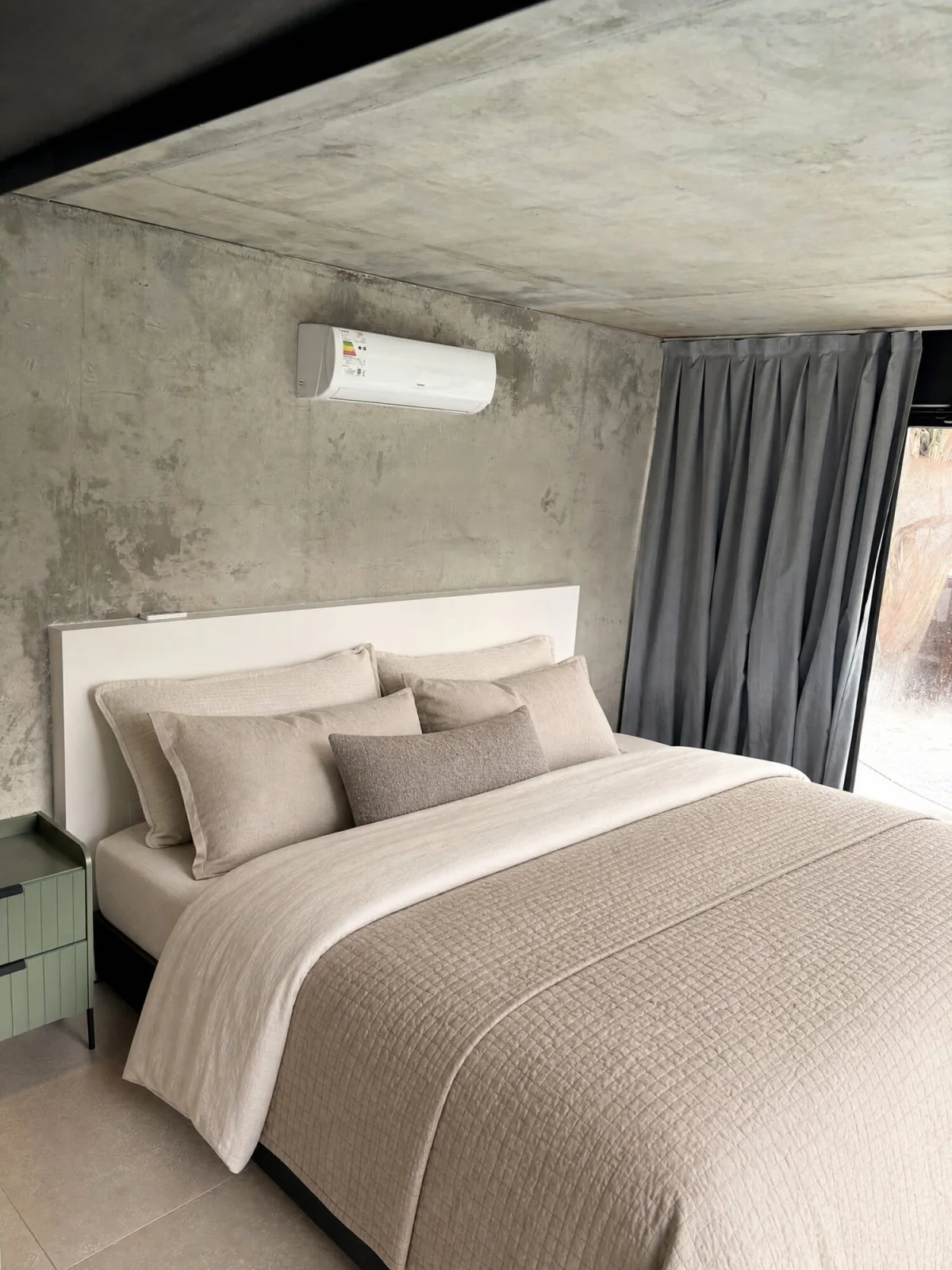 Suite master de planta alta con cama super king